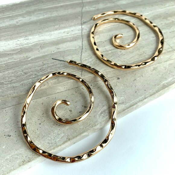 NEW~Anthropologie Oversized Gold Swirl Hoop Earrings - Picture 1 of 5
